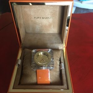 Tory Burch “Izzy” Watch Model TRB3000